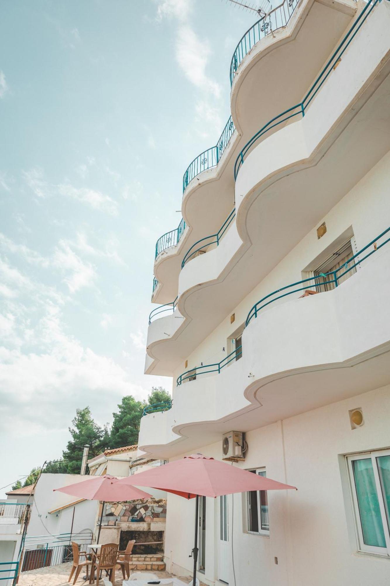 Rooms By The Sea Himarë Exteriér fotografie